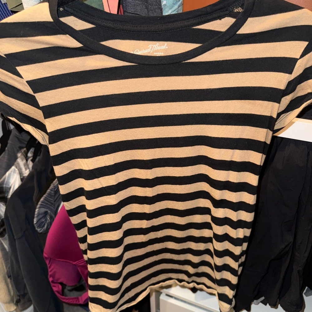 Universal Thread Black and Tan Striped Short Sleeve Tee